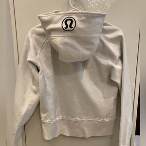 Zipper up lululemon hoodie🌺